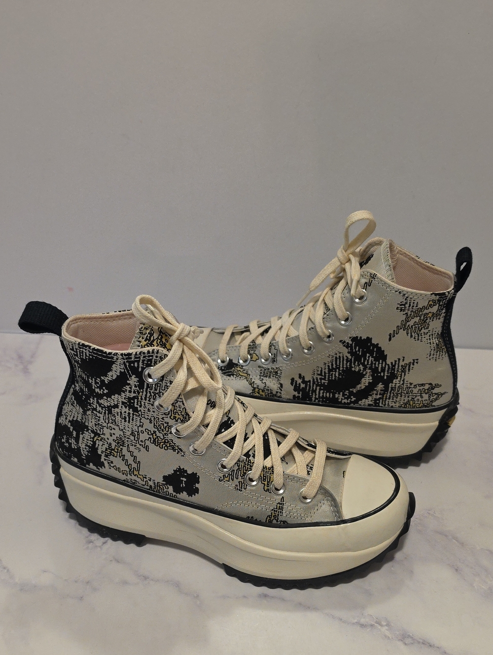 Converse All Star Platform High-Top Canvas Sneakers in Black And  Gray
